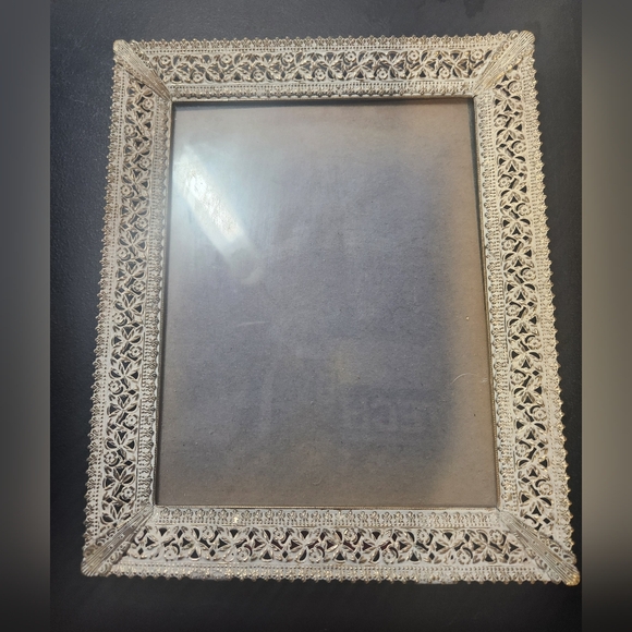Vintage Metal Frame 8 x 10 - Picture 1 of 2